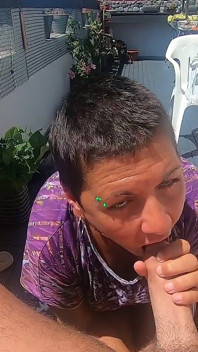 Muie pe terasa noastră cu supt de pulă cu niște mâini