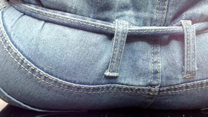 Maeling: Bị chà đạp trong quần jean denim và đít