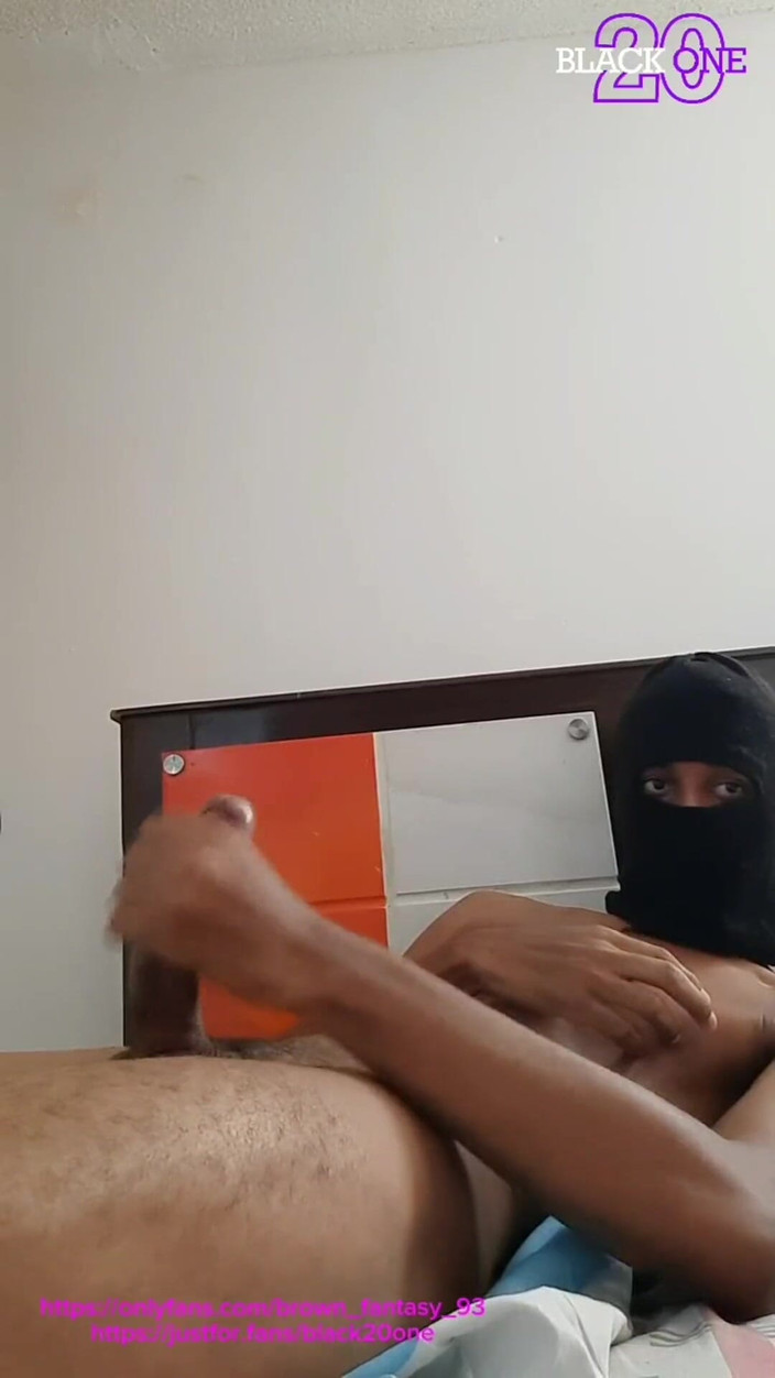 Black-2001: Ne zaman ders çalışmamdan eve gelsem kendime iyi bir elle muamele çekiyor...