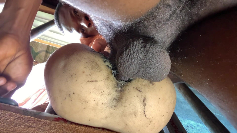 Bangcum8: Cặp mông to nghiệp dư quá chặt khiến tôi xuất...