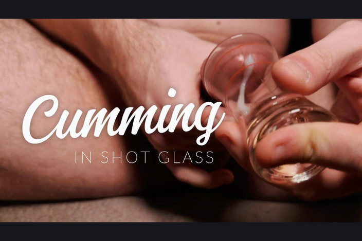 XGuy92: ショットグラスに噴きかけて、そして...