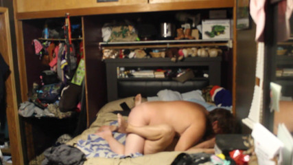 Tjedwards: 他好好地吃了我的阴户，我多次高潮。那根鸡巴在侧面操逼时感觉很棒