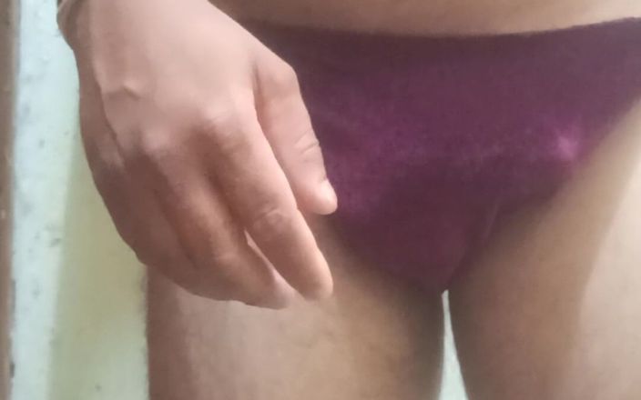 Deepak1989cage: Kırmızı renkli yeni iç çamaşırım çok ateşli seksi