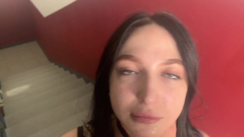 LoveHomePorn: Fosta mea iubită suge pula cu vedere la persoana 1