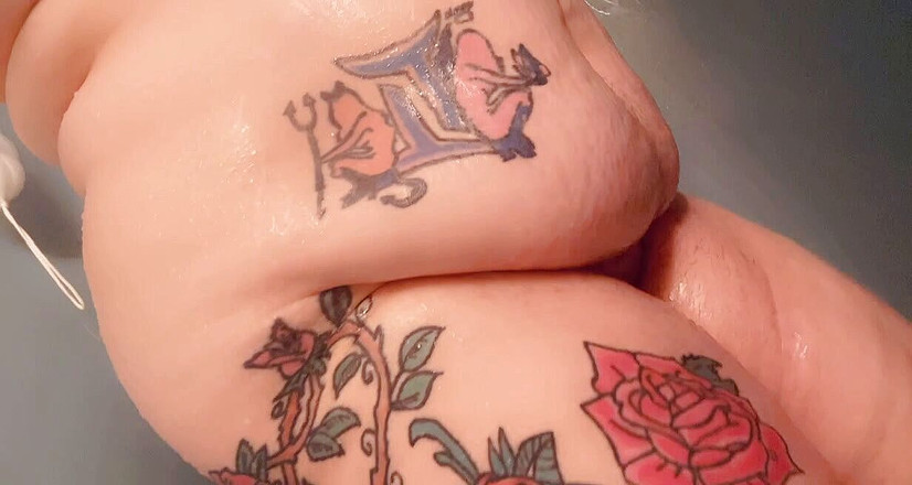 Curvyliz9: Arrapata davanti alla doccia 2