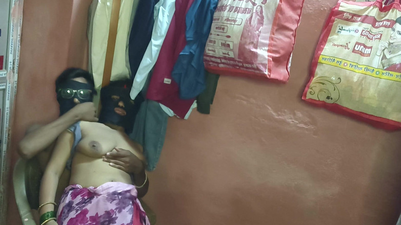 Nehatop123: Desi indiano moglie habando nella stanza e scopa la sua...
