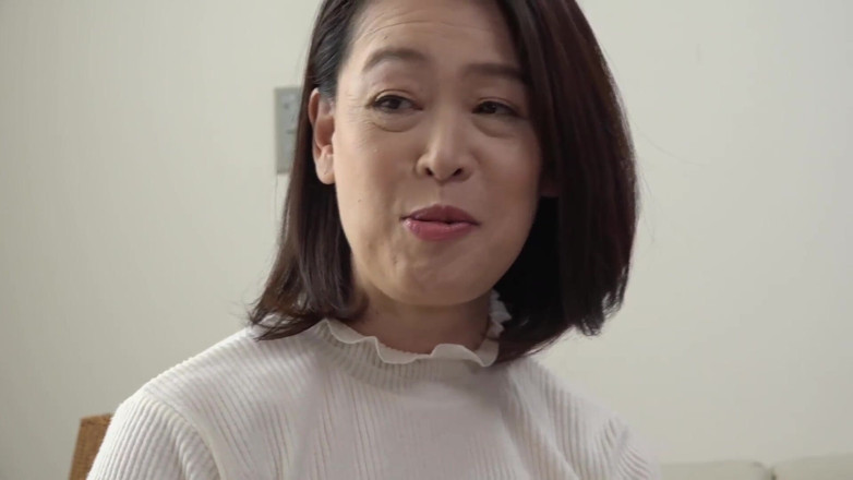 Vulture: She Is Still Active! Grandma Who Would Eat up Everyone...