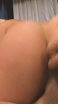 Büyük yarak sahnesi istiyor büyük memeli ve büyük götlü 4 sarışın orta yaşlı seksi kadın içinde büyük bir yarak olmasını seviyor
