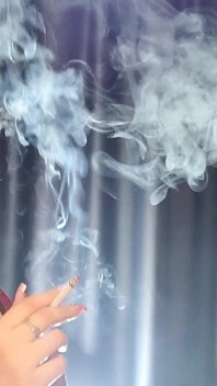 Lilli Smoking Vs120s