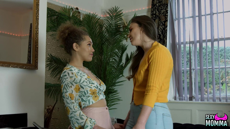 Sexy Momma XXX: Ibu tiri april sorak-sorai sasha sampai muncrat!