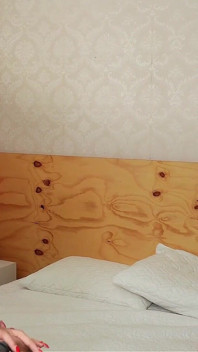 Un Influenceur Vient Chez Moi Pour Faire Une Visite De La Maison Et on Finit Par Baiser