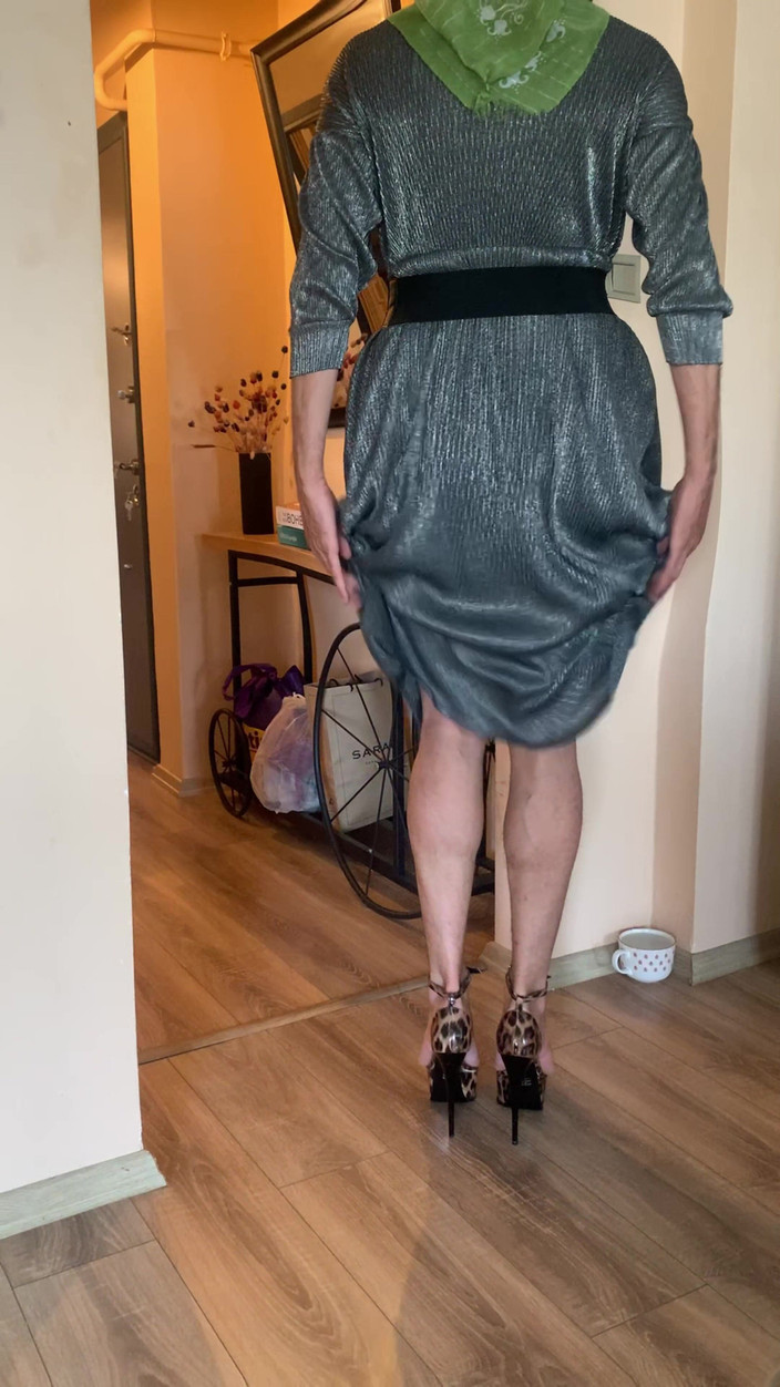 cd_aysemmm: Тетушка в хиджабе снимает трусики