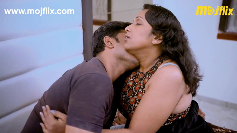Indian chut studio: MILF panas Bindu Bhabhi Berkongkek bogel penuh dengan teman lelaki...