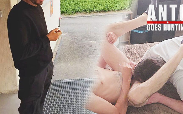 AntoGoesHunting: Pantat bahenol petugas kebersihan yang udah nikah dientot habis-habisan sama...