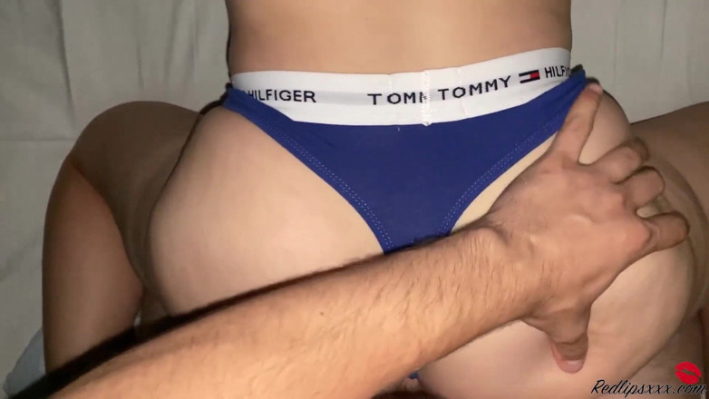 Kiara Hills: Horny babe sucking dick and riding - oral creampie
