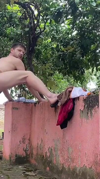 Vzal jsem kamaráda za školu a šukali jsme se vášnivě