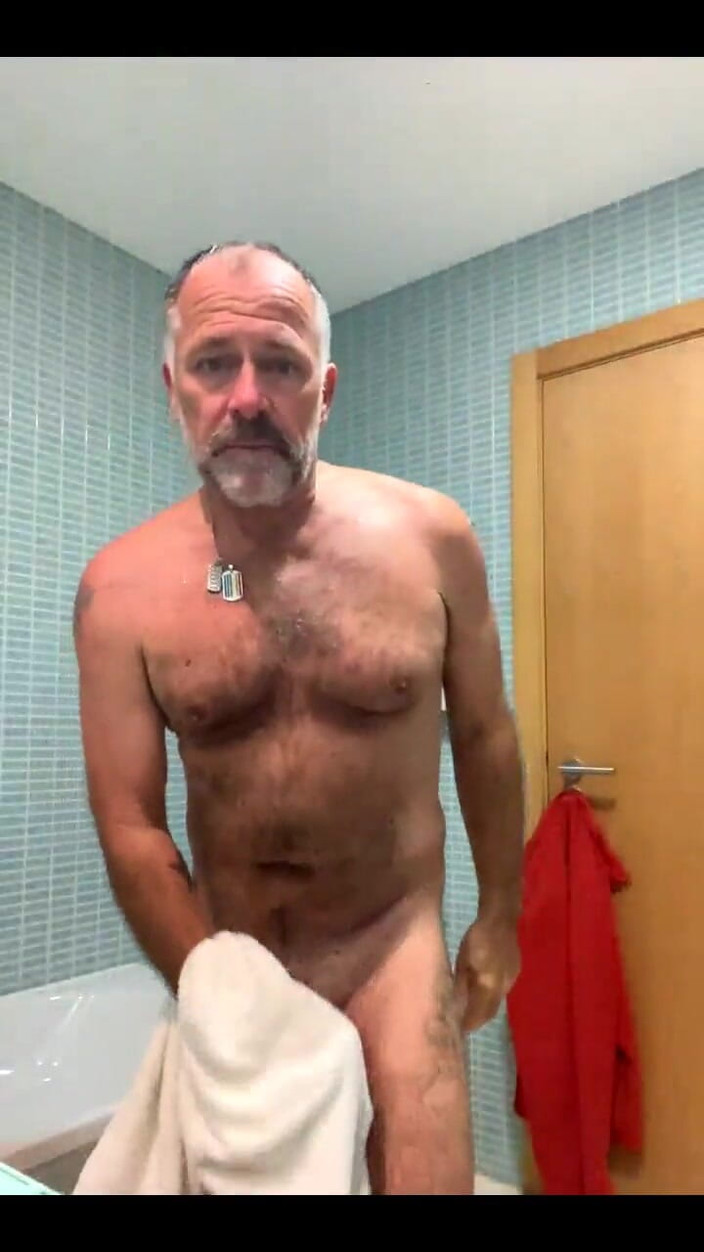 Daddybearvlc: Stream Started at 02/23/2024 11:04 Am Shower Time