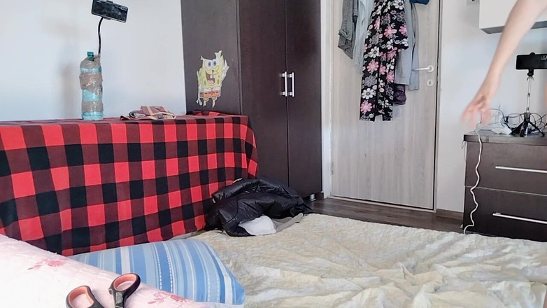 Mirsur: Amateur Wife Enjoys Trying on Clothes and Cutting Them.