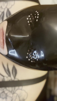 उसकी चूत में वीर्य वाली गांड से वीर्य खिलाया गया