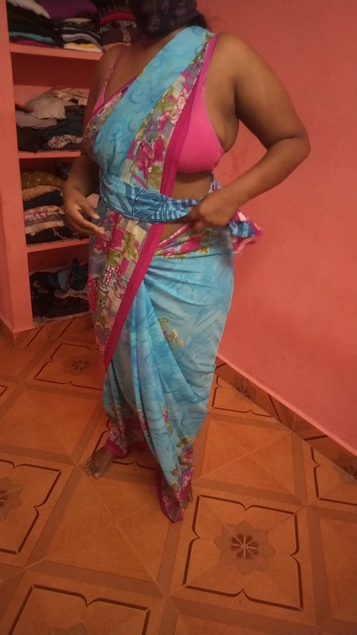 Priya aunty: Saree Wearing for Next Shoot
