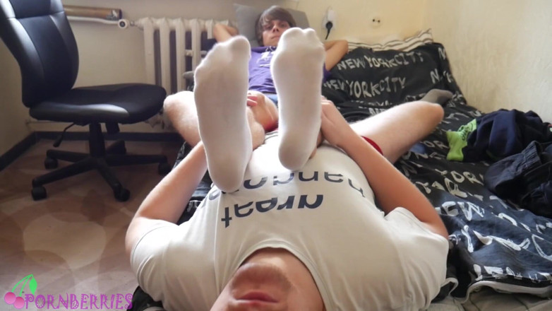 Ethan Alex: Adoration des chaussettes blanches en sueur et des pieds