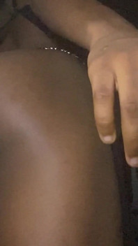 Cewek semok kulit hitam lagi asik dudukin muka dan pamer pantat bahenolnya (bagian 2)pov