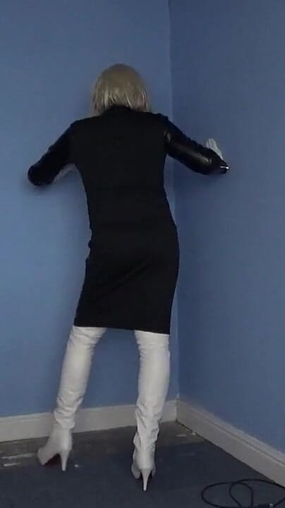 Leather Kirsten: 더 많은 흑인과 백인