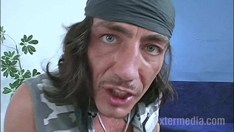 Sextermedia by Pete: Extreme anale penetratie voor sletterige brunette