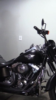 Scopo la mia sottomessa sulla mia Harley, fuma un sigaro!