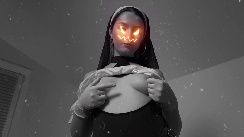 PeggingInLove: あなたの穴の修道女は今夜、修道女にペグされても安全です