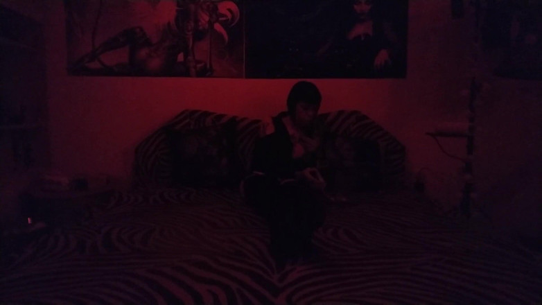 Beth Kinky: Goth pyromaniac 01