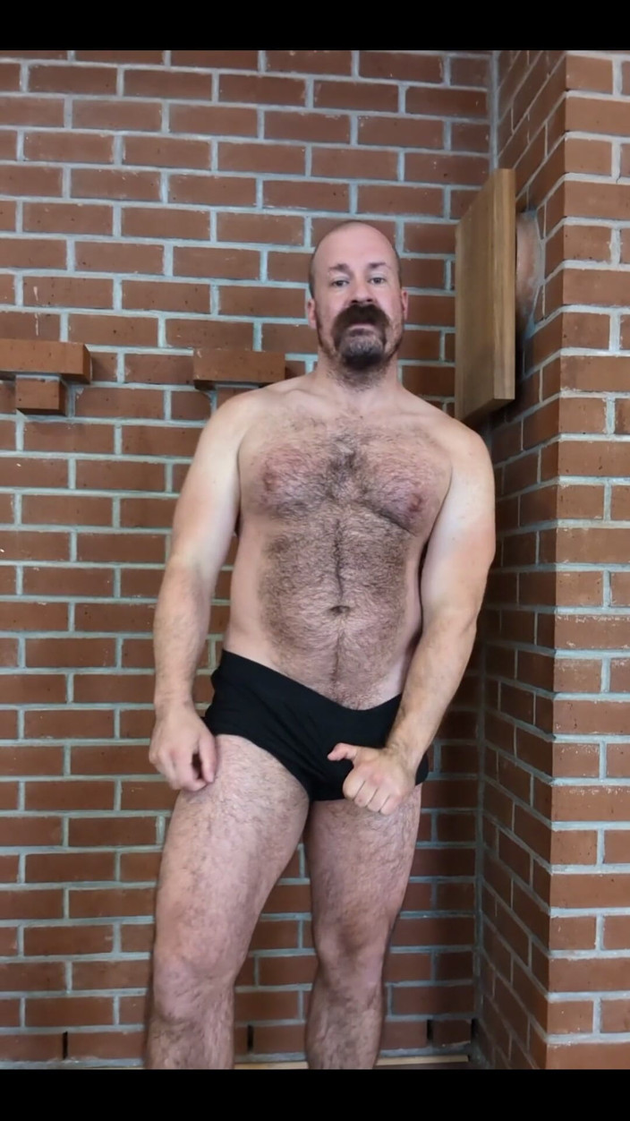 The Gay Quadzilla: Bài tập dải