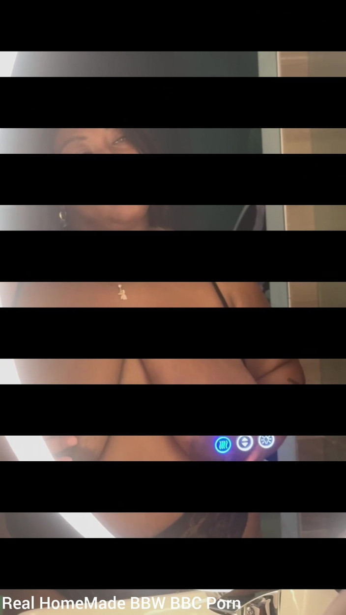 Super sexy ebony cuties: Posando provocación en traje sexy chupando mi gran consolador