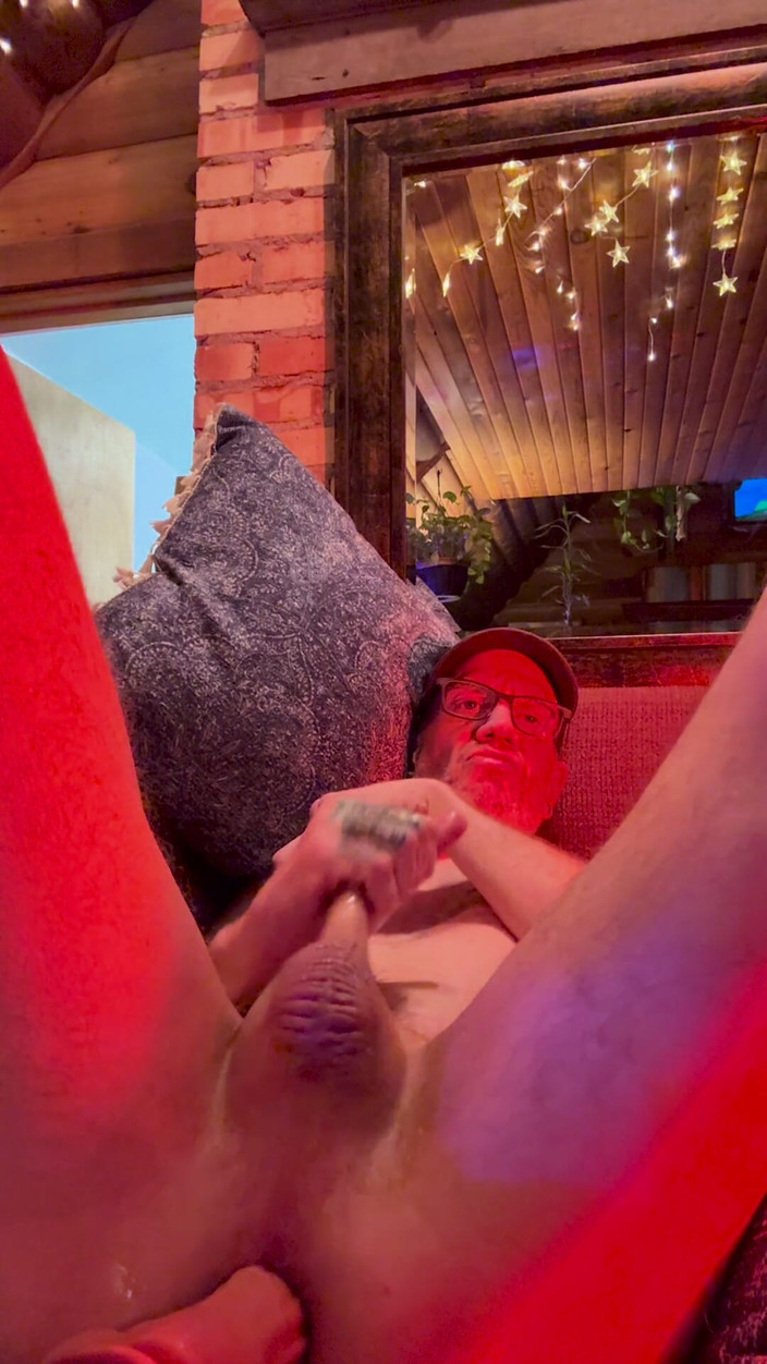 Douglas James: Соло мастурбация выдры, раунд 2