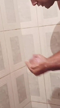 Masturbándose en la casa de mi amigo