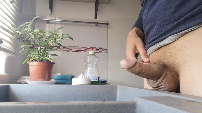 Rafael Torreano: Branlette dans la cuisine