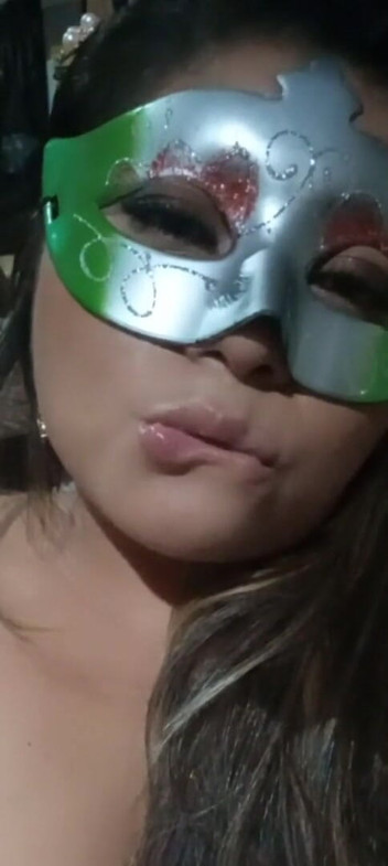 Martin13: Latina cantik merakam dirinya dan berkata dia mahu dikongkek oleh...