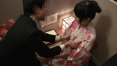 Vulture: 얼마나 멀리 밀어 수 있습니까? 귀여운 소녀 I- 귀 청소 클리닉