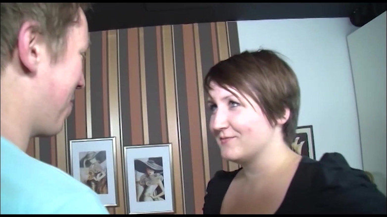 Deutschland porn: Krásná dívka plná prsou a zadku