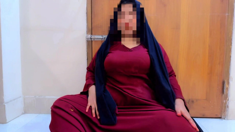 Aria Mia: Товста дупа і величезні цицьки, гаряча арабська мусульманська красива дружина друга хоче сексу від друга чоловіка