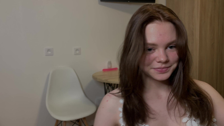 LoveHomePorn: Cutie Fingering and Dildoing Her Pussy