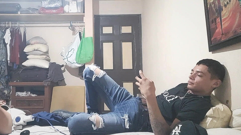 Tetto Michel: My Stepsister's Boyfriend Secretly Catches Me for the First Time