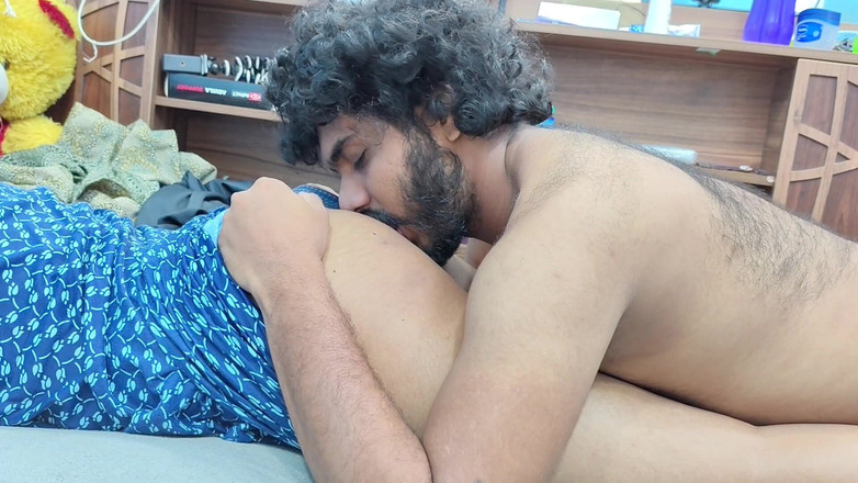 Vaishnavysharunraj: 喀拉拉邦夫妇在卧室里的热辣性爱和唇锁浪漫 第四部分