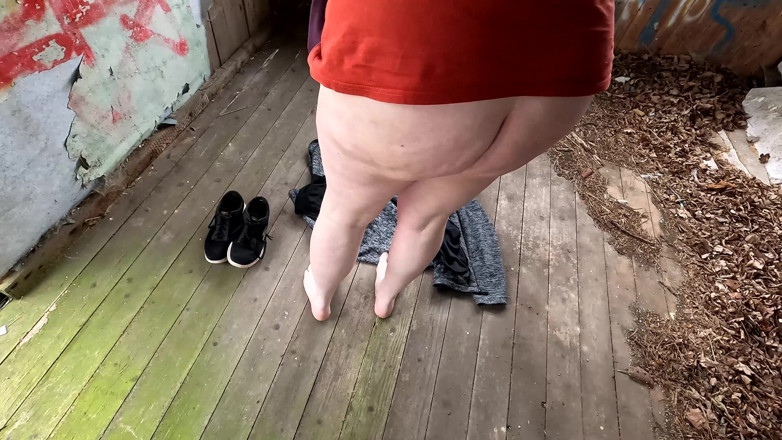 Bouncy Tits Action: Labia Clasped and on the Porch