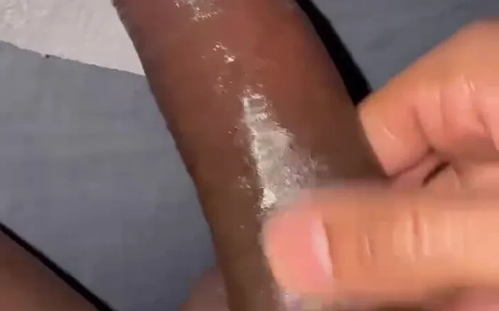 Pleazuree: Stroking in All Ways and Talking Dirty to You
