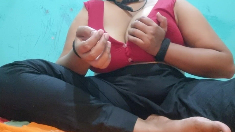 NilaRani693: Sexy schönes mädchen fingert am kaumsten