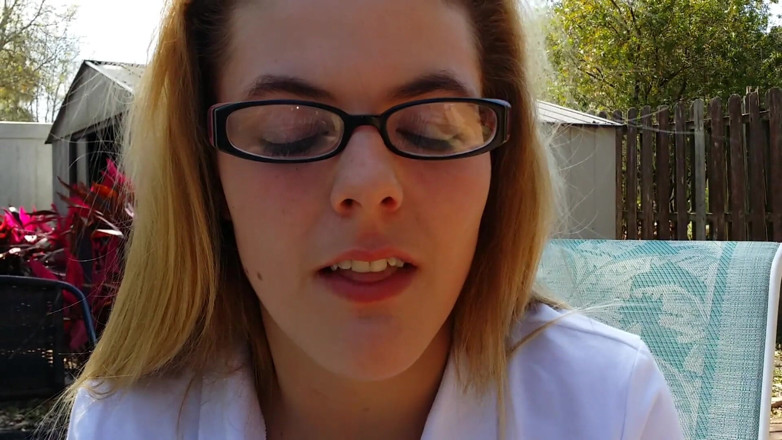 Tropical Lust: Kendra Lynn plays with her stepmom