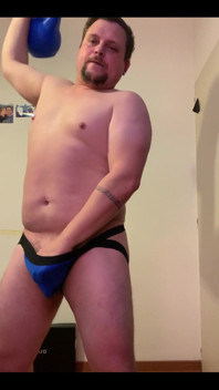 It Was Inspiring to Work Out Watching Porn. Spoiler: I End up Jerking off