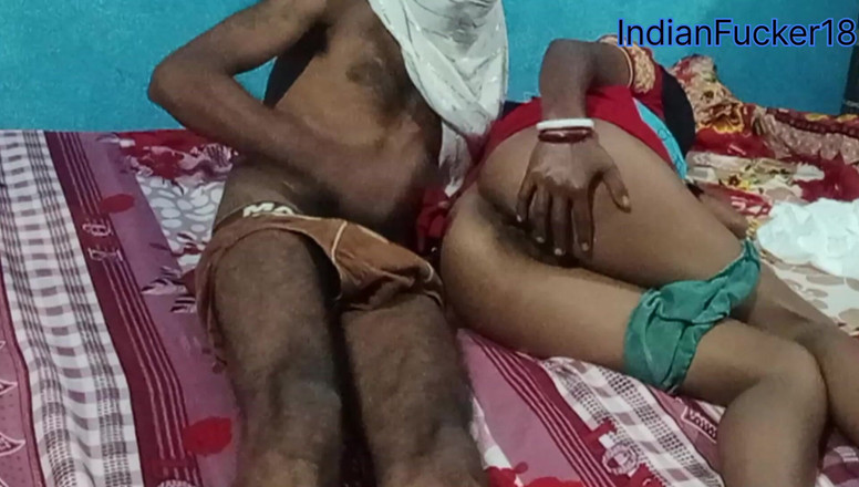 Indianfucker18: Esposa duro foda desi estilo sexy marido