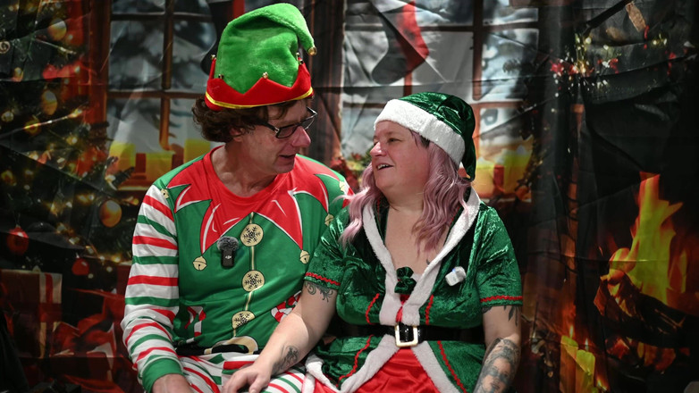 The Izars: 第7天：成人玩具架上的精灵